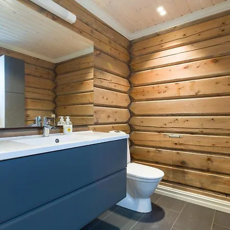 View 4 Bedrooms *